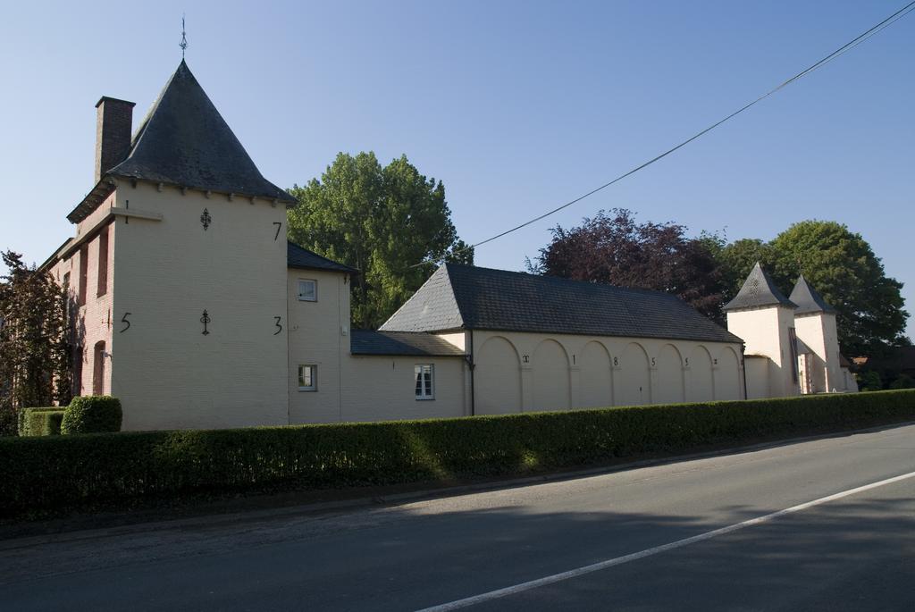 B&B Chateau Bagatelle Frasnes-lez-Anvaing Exteriör bild